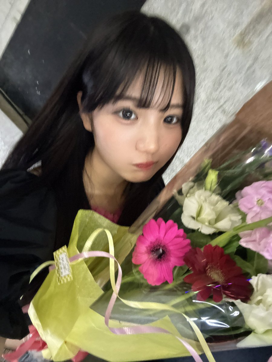 sweetcherrype5's tweet photo. 最後の撮影会ありがとうございました！🌼🤍
2024年最後でもあり、みんなとたくさん話せた一日ですっごく楽しかったです🎶☺️
今年も本当にたくさんありがとう！！✨

来年は辰年❕🐉
今年は年越しすること考えてなくてネトフリ見ていつも通りの休日を過ごそうとしてます♡
みんな良いお年を〜☺️ https://t.co/Q0v6WrW5mo