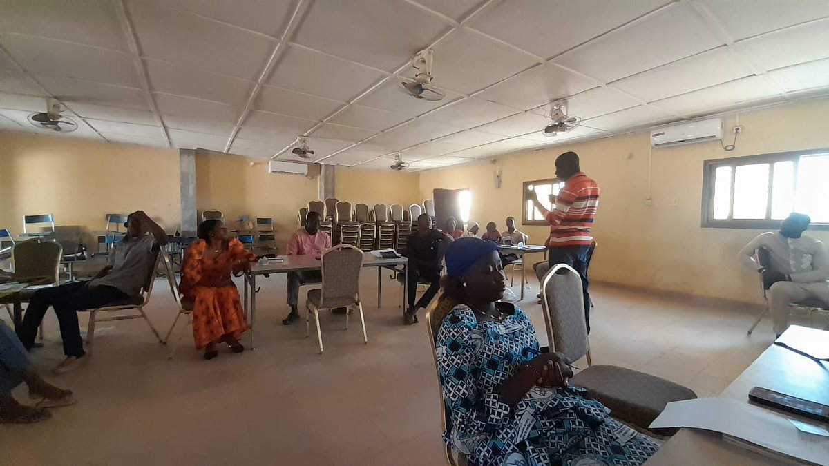 NavigateursMali's tweet photo. Connaître le Christ, le faire connaître et aider les autres à faire de même, tel est l'objectif des #Navigateurs et des #NavigateursDuMali.

Les 27, 28 et 29 décembre 2025 à Bamako, s'est tenue la 2e session de formations des ouvriers et disciples de Jésus-Christ. https://t.co/kjzopijOHB