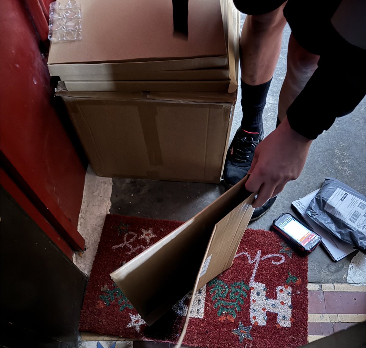 PinenkaCards's tweet image. Another successful @Topps_UK delivery. Luke Littler box stolen / or not packed.

Might be time to knock this hobby on the head.