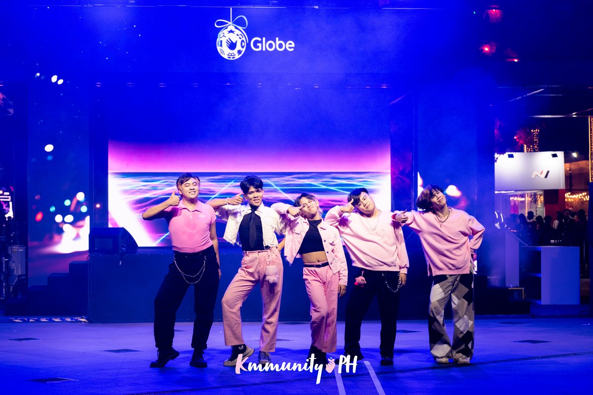 KmmunityPH's tweet image. MBRZ hit the center stage as one of our performances for the night! 🫶 #MIDZYNight #GlobeKmmunityPH #AnythingKpopManila #DearITZYEvents #NYE2025withITZY