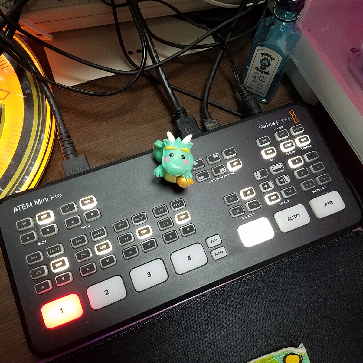 ryudo33's tweet image. そうそう、switchの取り込みとか一般的なキャプボは使ってなくて、 #blackmagic の #atemminipro っていう業務用ツールを使ってるよ！高いけどめっちゃおすすめですん✨