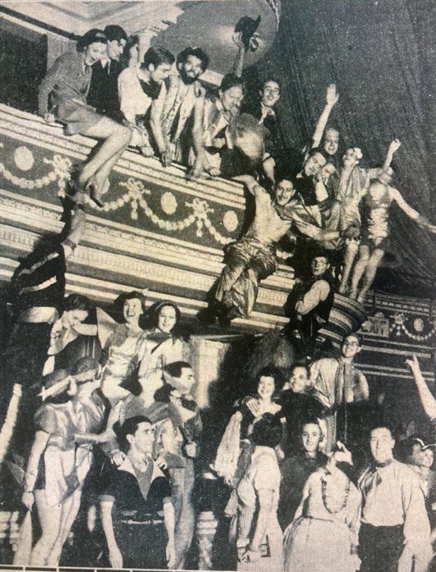 Richard Evans (@richardjaevans) on Twitter photo May you all enjoy #NewYear2025 as much as people at <a href="/RoyalAlbertHall/">Royal Albert Hall</a> looked like they were enjoying the start of 1935 May you all enjoy #NewYear2025 as much as people at <a href="/RoyalAlbertHall/">Royal Albert Hall</a> looked like they were enjoying the start of 1935
