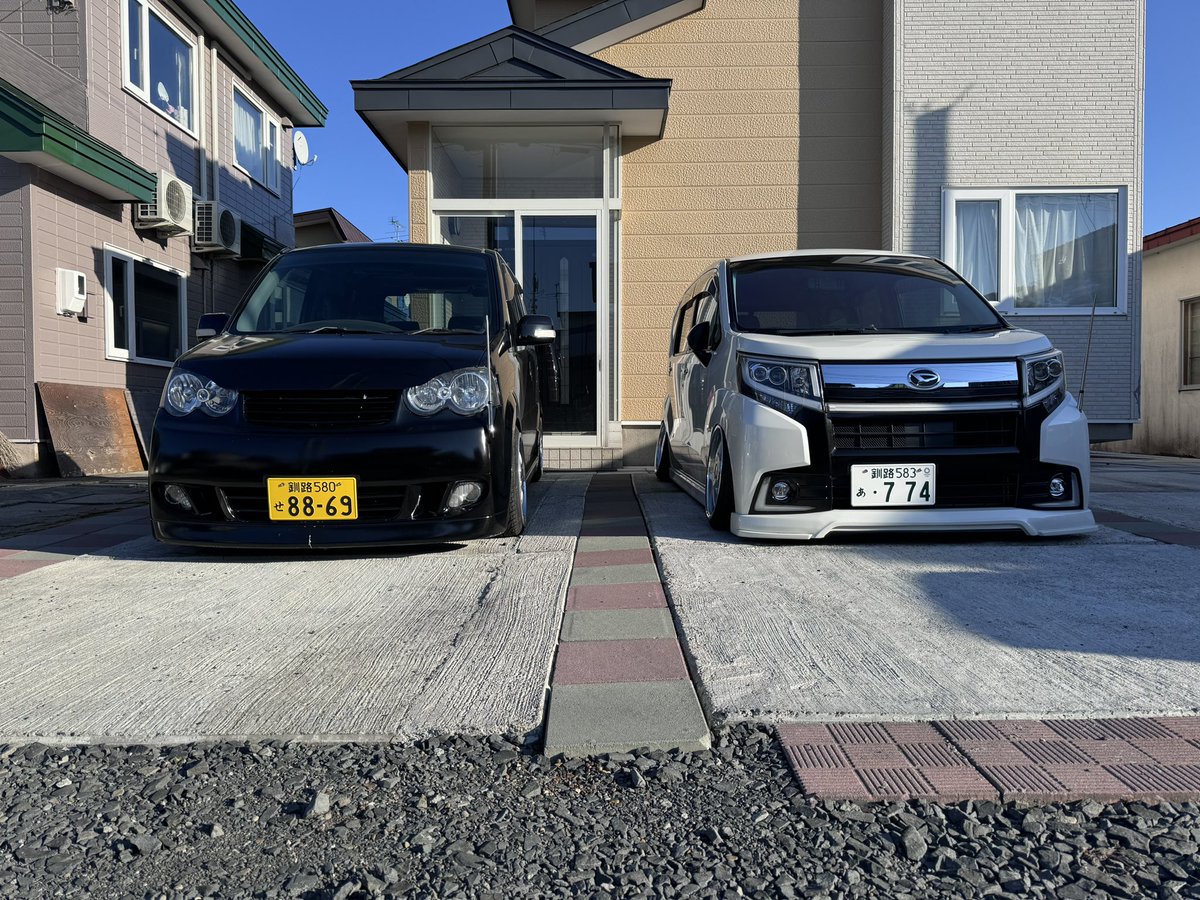 ncp91l150's tweet photo. マーク2    いろいろー(作業途中)
la150         エアサス化
　　　　　ezoist参戦
l160           フルエアロ
　　　　　(モードパルファム)
ジムニー　社外グリル
　　　　　社外バンパー
　　　　　リアウィング
　　　　　マキシス6.50

４月から仕事の合間見て作業ばっかりの一年でした。 https://t.co/Ct87acHwcK