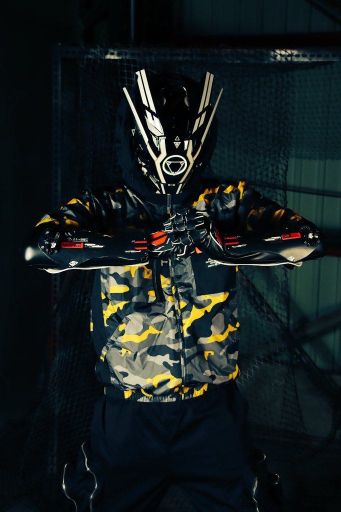 HanName3818's tweet image. 蒼空「今年はサンク活躍してたネ！」
3🎧️3「俺ちゃんも実際に近くでお目にしたかったが」

Ⅴ「他人事の様に言ってるがそろそろサポートでもいいから援護してくれよ…」

Ⅴ「まぁ…、この力にまだ上手く慣れてない部分も分かった」

Ⅴ「次はもっと手合わせを願いたい…かな…。」

#QUADCORE