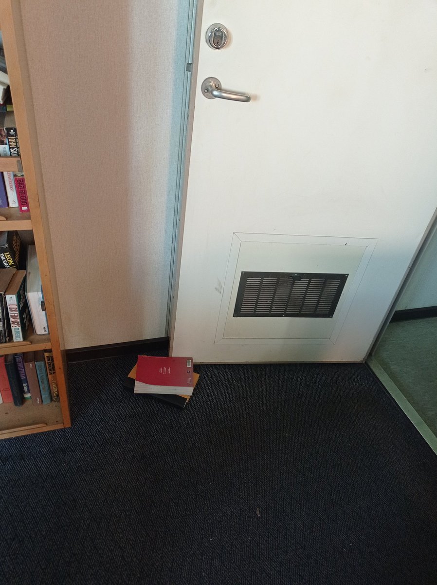 Gemimde karşılaştım. Kitapların sayısız faydalarından biri.
#Kitap #Denizci #Denizcilik