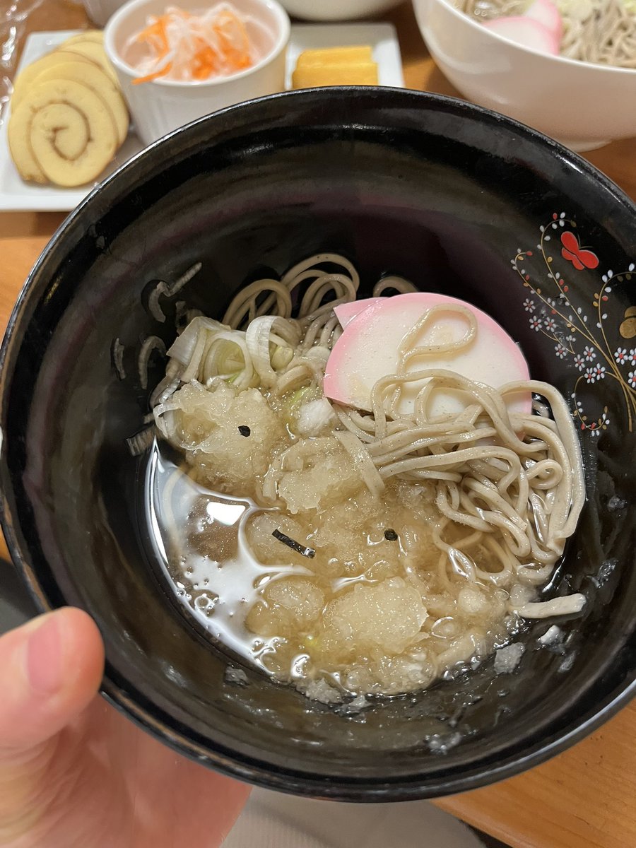ritosandao's tweet photo. 今年も色々無かったようであった1年だった！
大きな怪我なく平和に生きられたらそれでいい！旅行も行けるようになったり、前よりは外の空気を沢山吸えるようになって今年は旅行破産の1年だったな、最高だった✌️
来年は新たな場でスタートしたり、またきっと山あり谷ありだろうけど楽しい一年にします！ https://t.co/DgUbtw5kfJ