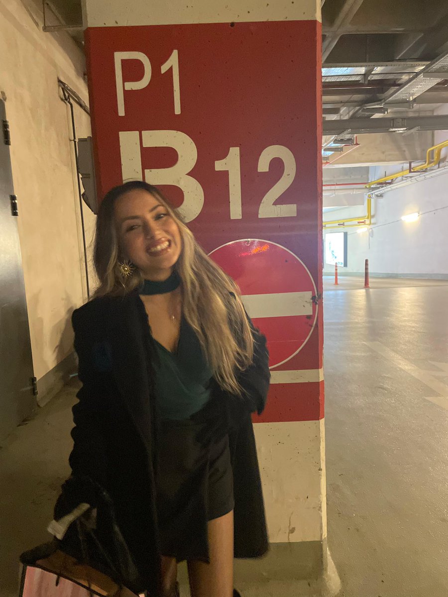 B12 eksikliğimden dolayı arabayı b12ye park edip resmini çektik👍🏻