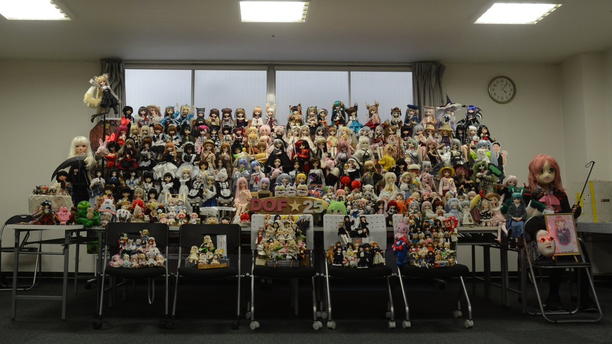 Miko_Teruya's tweet photo. ・個人的には「初近畿外イベント=DOF24in岡山」の開催が非常に転機になったかなと。(出雲遠征はそこの会場見学から生えた為)
・DOF25の集合写真は現状の集大成ながら、来年のDOF26で一気に「形が変わる」と思うので楽しみ。
#倉敷
#美観地区
#DOF24
#DOF25
#粟津稲荷神社
#今年をドールと振り返る2024 https://t.co/fkVmzYw3KM