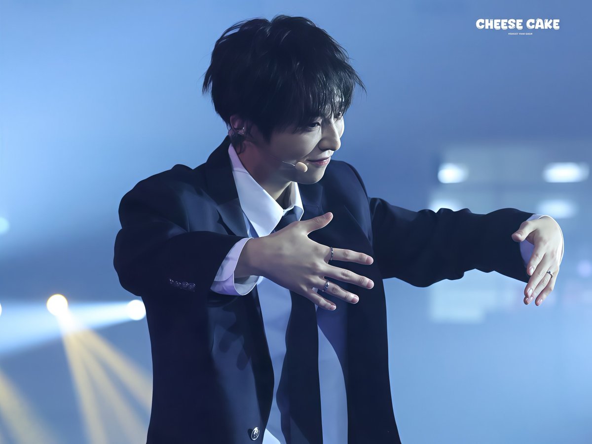cheesecake1013_'s tweet photo. 241227 프로젝트7 파이널 경연 HQ

허그 슌💙

#PROJECT7  #프로젝트7  #김시훈  #KIMSIHUN  #キムシフン https://t.co/xAqEwIR7XO