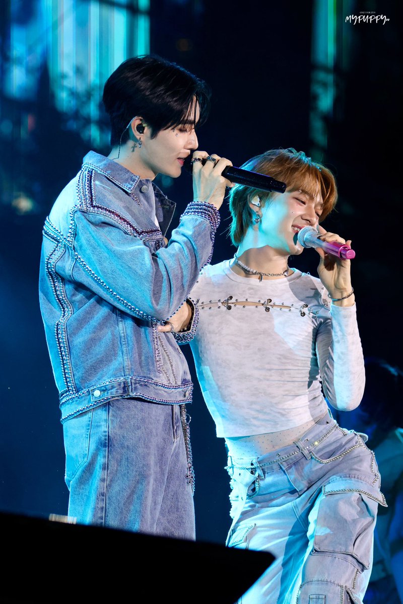 241231 ✨

<a href="/zee_pruk/">Z</a> <a href="/CwrNew/">NuNew</a> Sexy 😍😍

ZEENUNEW CTW 2025
#CountdownCTW2025xZeeNuNew