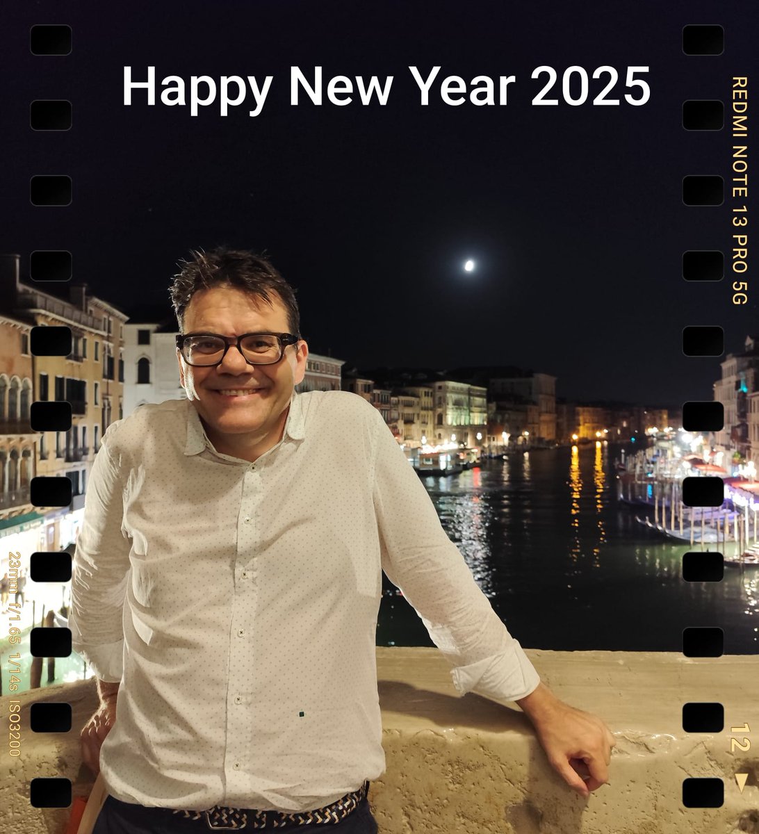 #FelizAñoNuevo #2025 con las personas que nos importan

Os deseo un 2025 con mucha #salud #biencomun con espacios y mundo más #sostenible #accesible #diverso

#felizañonuevo2025 #happynewyear2025 #amigos #amigas #friends #familia #family #salud #arte  #fuerza #force #amor #love