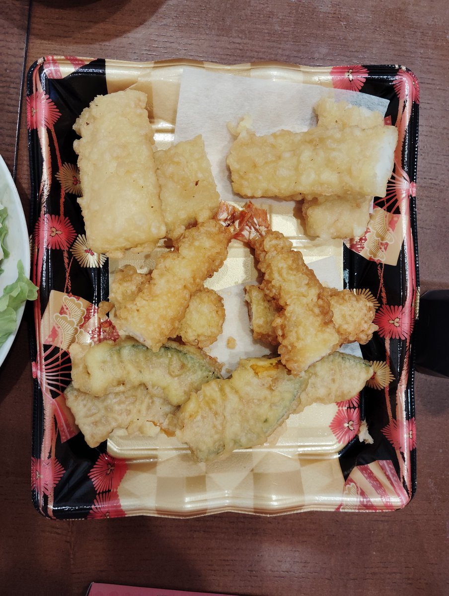 naobe_0820's tweet image. 今日の夕食。
まずは美味しい天ぷらと焼豚を、召す‼️
#おうちごはん
#召す
#Ozeki