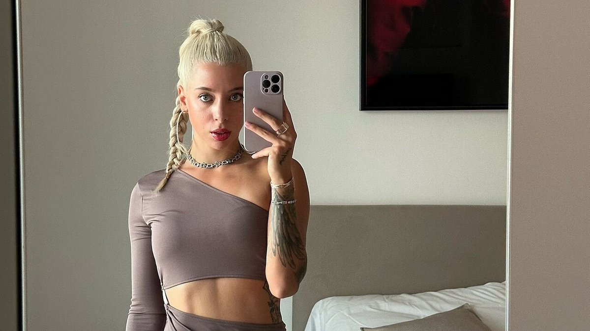 Walentina Doronina thematisiert Gewalt gegen Frauen und fordert zum Handeln auf

Walentina Doronina äußert sich in ihrer Instagram-Story zu Gewalt gegen Frauen und ruft zur Trennung von gewalttätigen Partnern auf. Nach ihrer belastenden Beziehung zu Can … aktuellmagazin.de/walentina-doro…