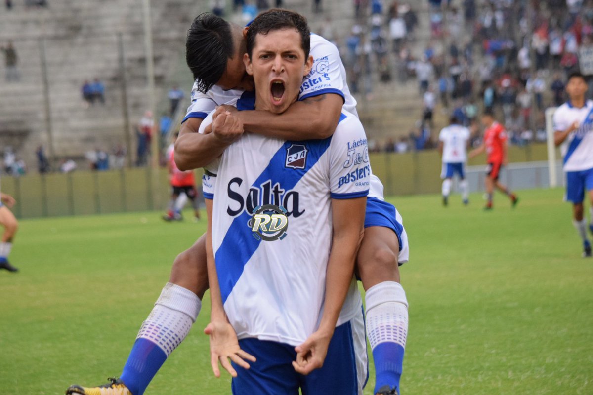 #JuventudAntoniana | Dejando de lado ofertas de B nacional y exterior y de no mediar inconvenientes, Martin Esparza volverá a vestir la camiseta del "Santo" para la temporada 2025.