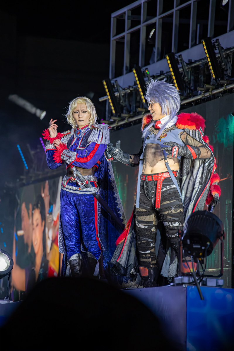 c_nosuke's tweet photo. 12/31📷　ワンピースプレミアスペシャルカウントダウンショー

公式やりおったな…(まわり悲鳴)

#USJファン 
#USJワンピース https://t.co/4mD7SdfmSU