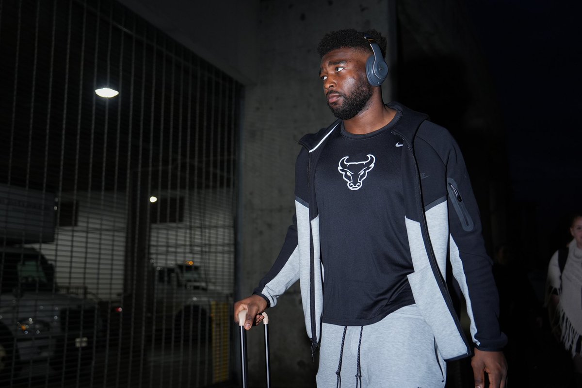 DemoneHarris's tweet image. Hardly home but always reppin 💯 @UBFootball