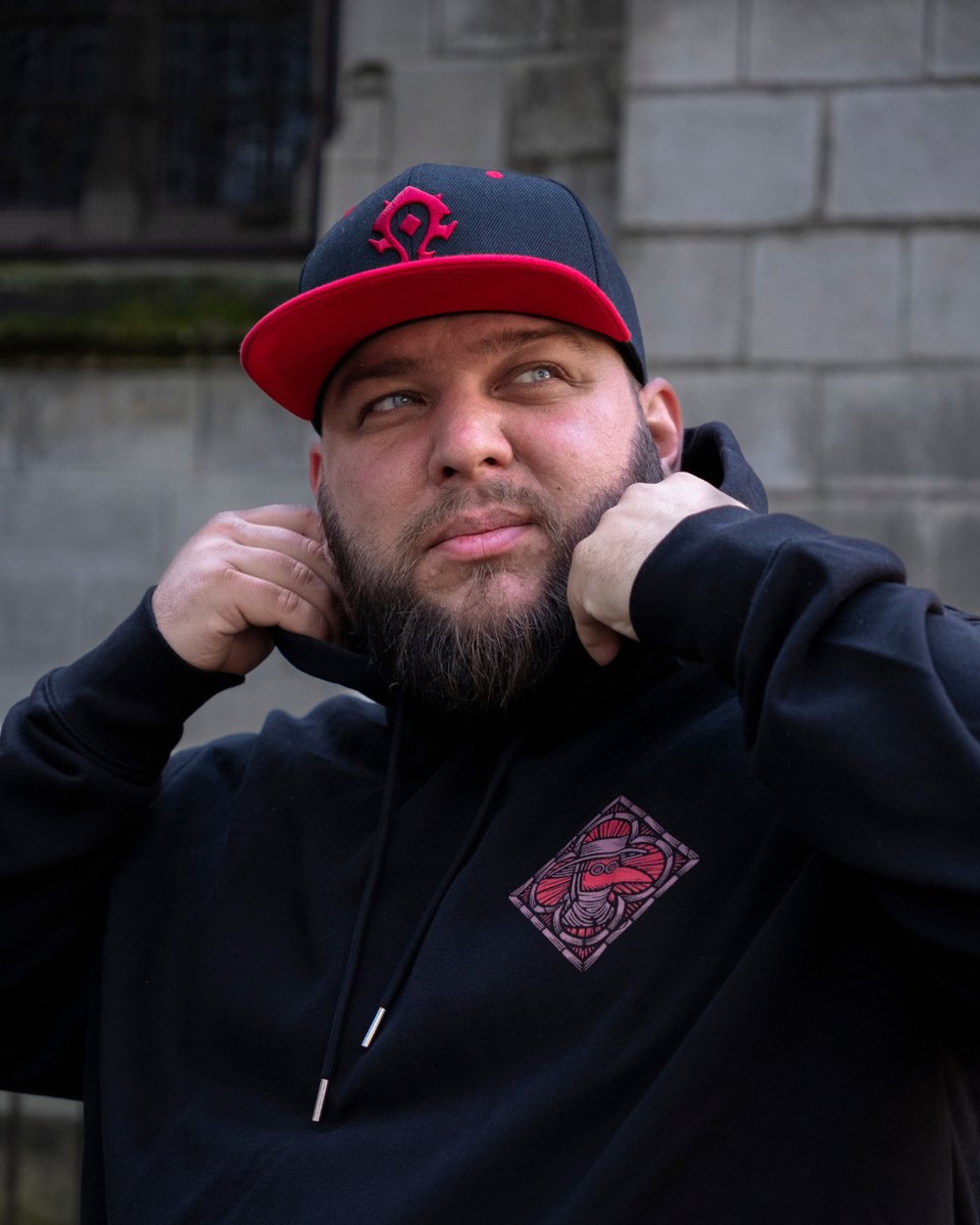 C'est le dernier jour pour commander le magnifique hoodie Nota Bene sur traphic.fr/collections/no… !