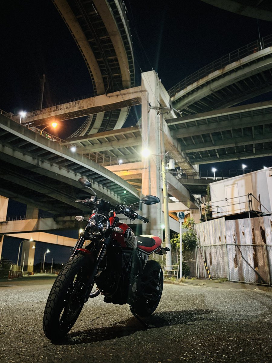 a3y2m0's tweet photo. #2024年自分が選ぶ今年の4枚 

今年はバイク乗り始めて
納車後すぐに廃車にして新しくscramblerちゃんお迎えして
ロンツーしたり1人で写真取りに行ったり
濃い1年になりました👏
来年も運転技術しっかりあげて色んな人と走りたいです！！ https://t.co/jZXbdxahie