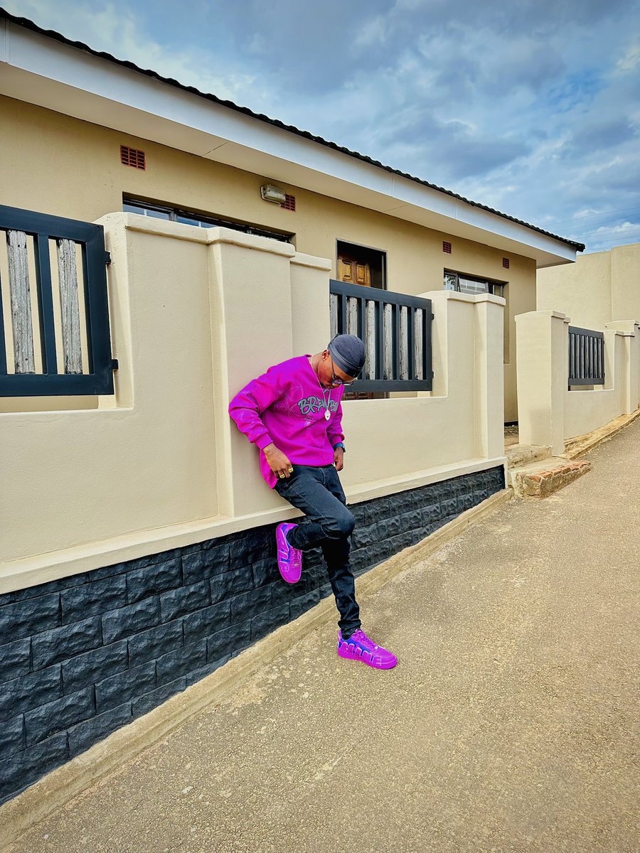 Now playing : Driemo -Magini 🔥🔥