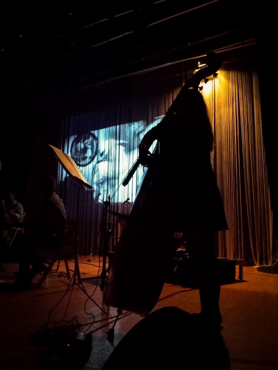 Els anys sempre tenen un poc de tot, del bo i del roïn. Les coses roïnes ja les sabem, tant de fang, tanta tristor, i no les hem d’oblidar. Però són les bones les que ens fan continuar: la solidaritat, la germanor i el poder seguir cantant. ⬇️