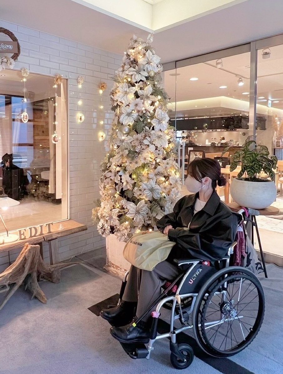 みなさん今年はどんな1年になりましたか？
私は色んなことがあったけれど、幸せをたくさん感じる1年になりました。
ちなみに私は泣いたり笑ったり、家族にうるさいと言われるぐらい元気です！

いつもメッセージやいいねなど、本当に励みになっています。ありがとう。
良いお年をお過ごしください☺︎