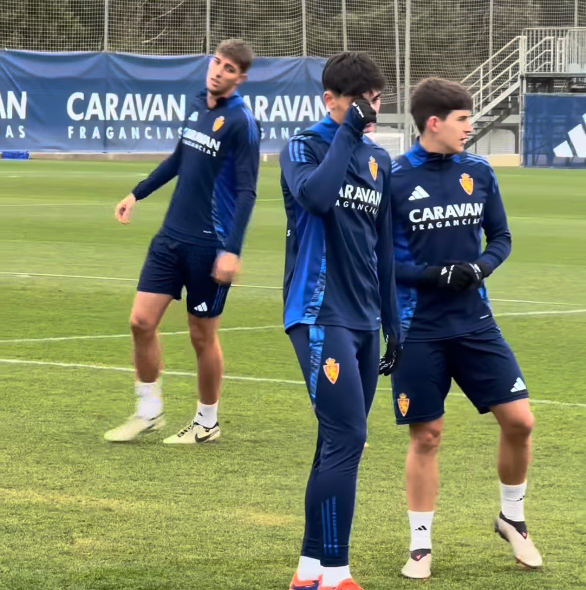 🦁 Hugo Barrachina, <a href="/lucaasterrer/">Lucas</a> y <a href="/VacasOscar/">Oscar Vacas</a> son los jugadores del #DeportivoAragón llamados por MAR en sus primeros días al frente del #RealZaragoza.

👉🏻 El técnico no ha podido contar en sus primeros entrenamientos con Kosa, Francho, Keidi Bare, Soberón y Bazdar.