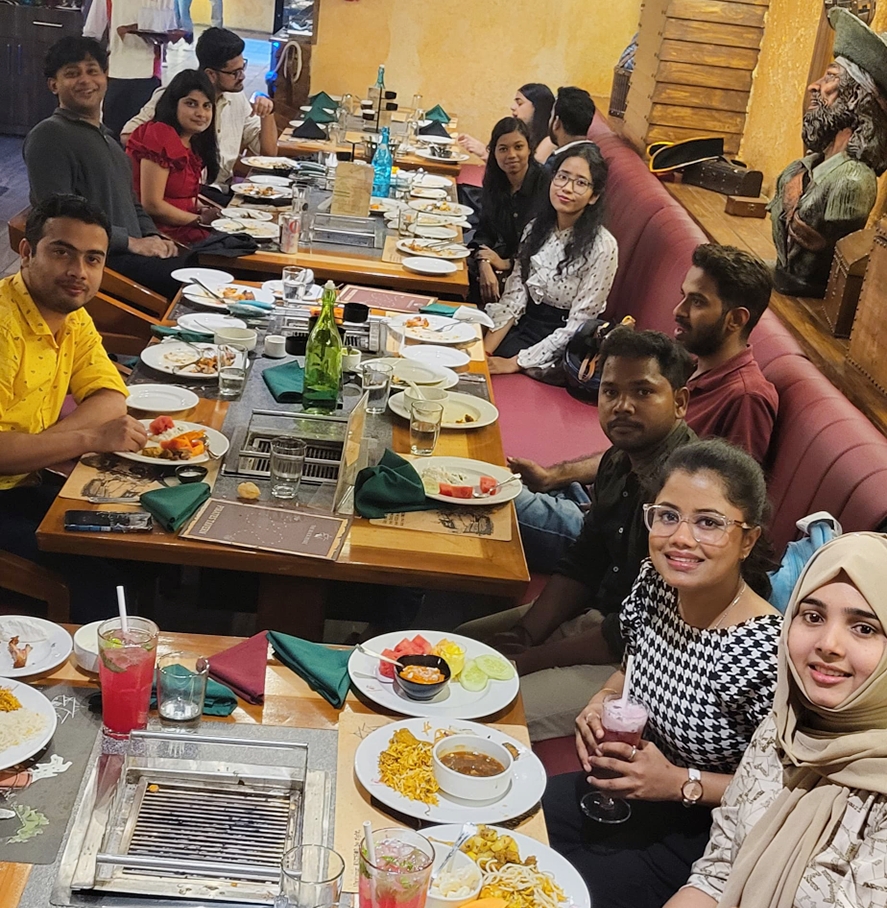 Rajamalligandee's tweet image. Wrapping up this year with insightful research talks and delicious food with my amazing students👩‍🔬🧑‍🔬
Cheers to growth and new beginnings 🎉✨
#YearEndCelebration #ResearchVibes #profm #oled #tadf #researchers