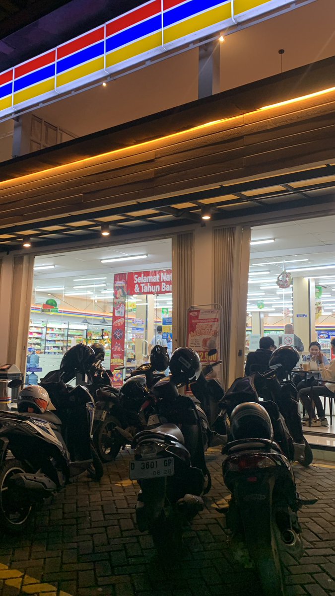 rvir261's tweet photo. Disini aja taun variannya https://t.co/FC9xKRqSi2
