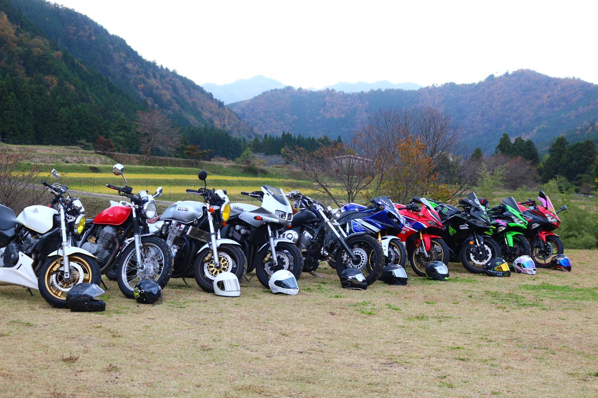 2024年色んな人と出会えてめっちゃ楽しかった！
バイクの友達もいっぱいできて、色んな所に連れて行ってもらったりして今までで1番楽しくて濃い一年やった！
ありがとうございました！
来年もよろしくお願いします🏍
