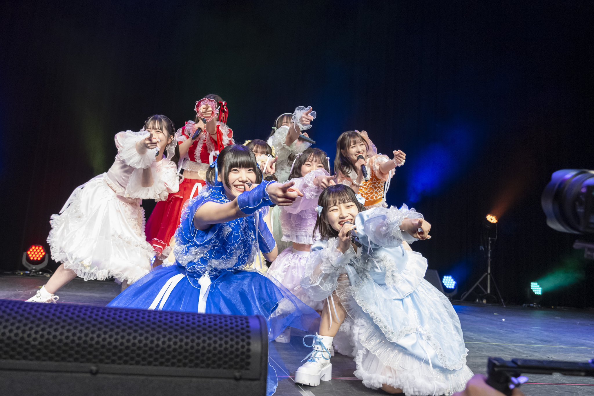 GgIcWqlbYAMzbc8.jpg:large
