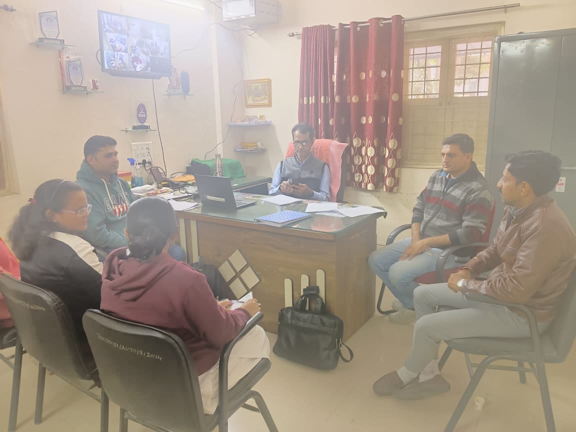 તા 31.12.24ના THO શ્રી ના અધ્યક્ષ સ્થાને DSBCC દ્રારા તાલુકા SBCC ની મીટીંગ યોજાયેલ જેમાં રસીકરણ, વિક્લી, મંથલી પ્લાનિંગ,રીપોર્ટીંગ અને સકસેસ સ્ટોરીઓ, પ્રેસ નોટ, સોશિયલ મીડિયા એકાઉન્ટ એક્ટિવ કરવા  બાબતે ચર્ચા કરેલ <a href="/cdhorajkot/">@CDHORajkot</a> <a href="/DDORAJKOT1/">District Panchayat Rajkot</a> <a href="/CollectorRjt/">Collector Rajkot</a> <a href="/NHMGujarat/">NHM Gujarat</a> @GujHFWDept