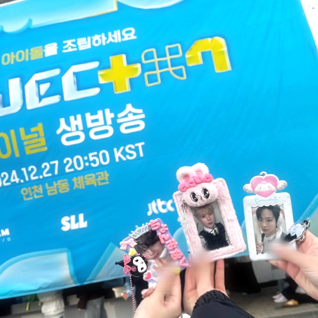 리✦ tweet media