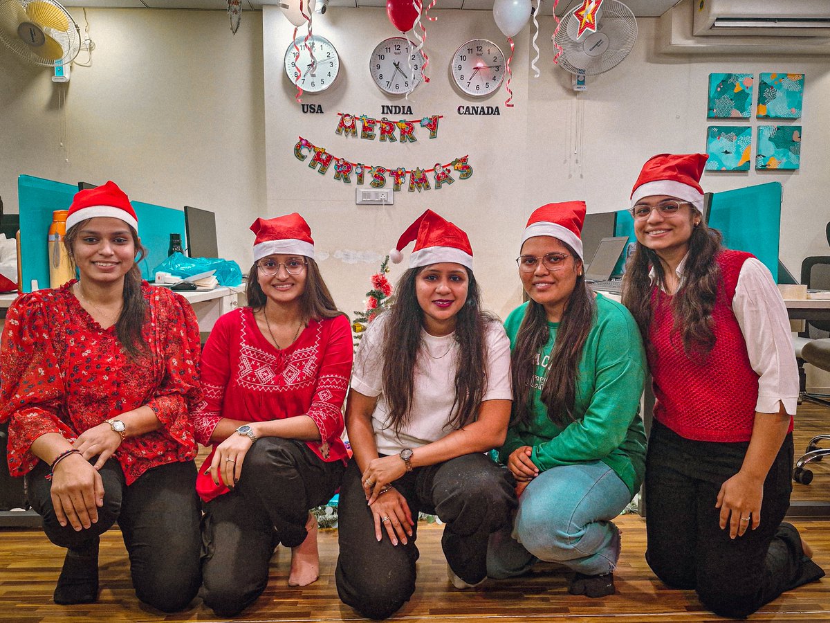 QdevTechnolab's tweet image. Family Photo From the Christmas Eve 🫣💌
#QdevFamily