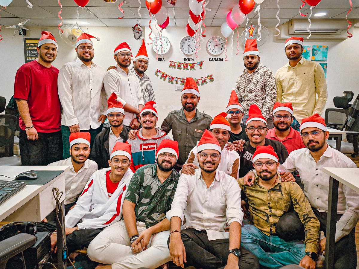 QdevTechnolab's tweet image. Family Photo From the Christmas Eve 🫣💌
#QdevFamily