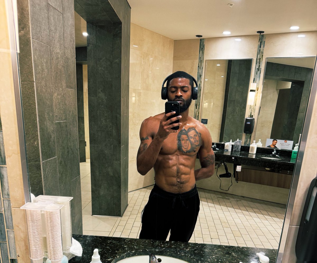 _ShawnH's tweet photo. Gladiator 🗡️ https://t.co/Pjd6ZHo8dr
