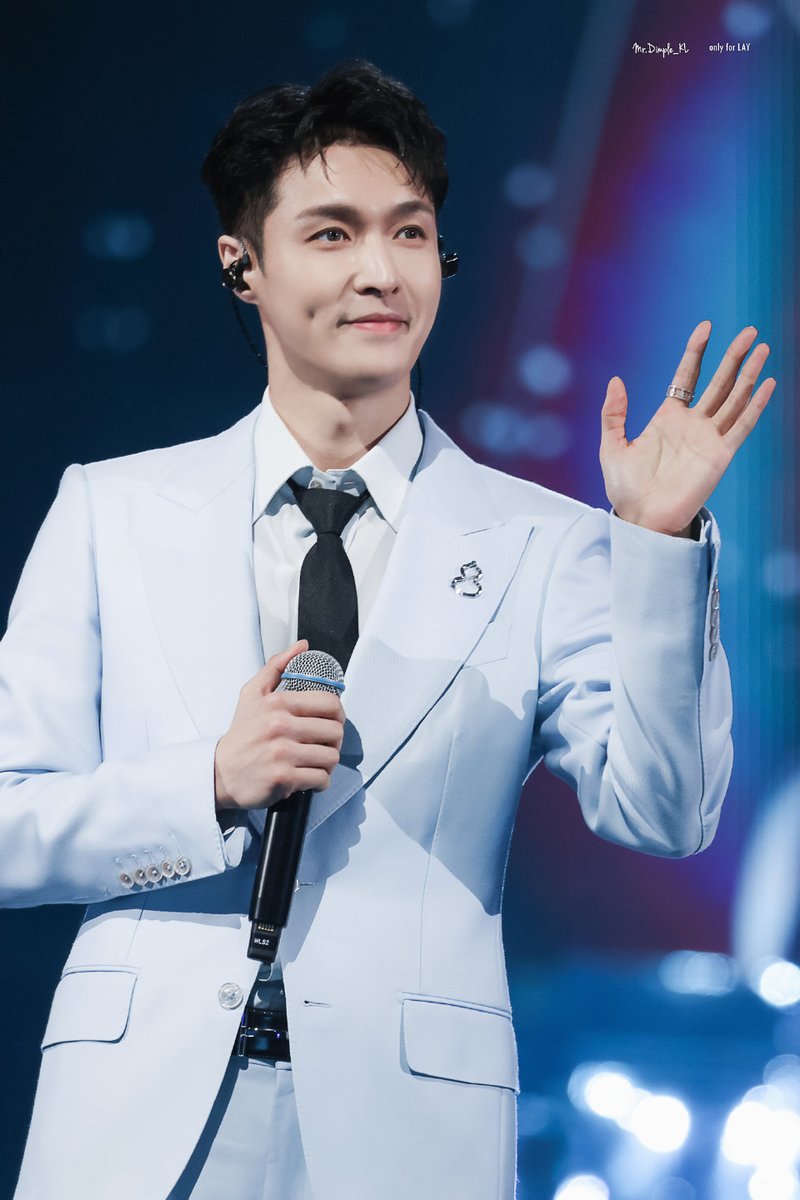 همین لبخند چال‌دار خوشگل و پر آرامشت دلمو برده ییشینگ 
#2025withLAY
#LAY #张艺兴 #YIXING
<a href="/layzhang/">Lay Zhang</a> <a href="/lay_studio/">Lay Zhang Studio</a>