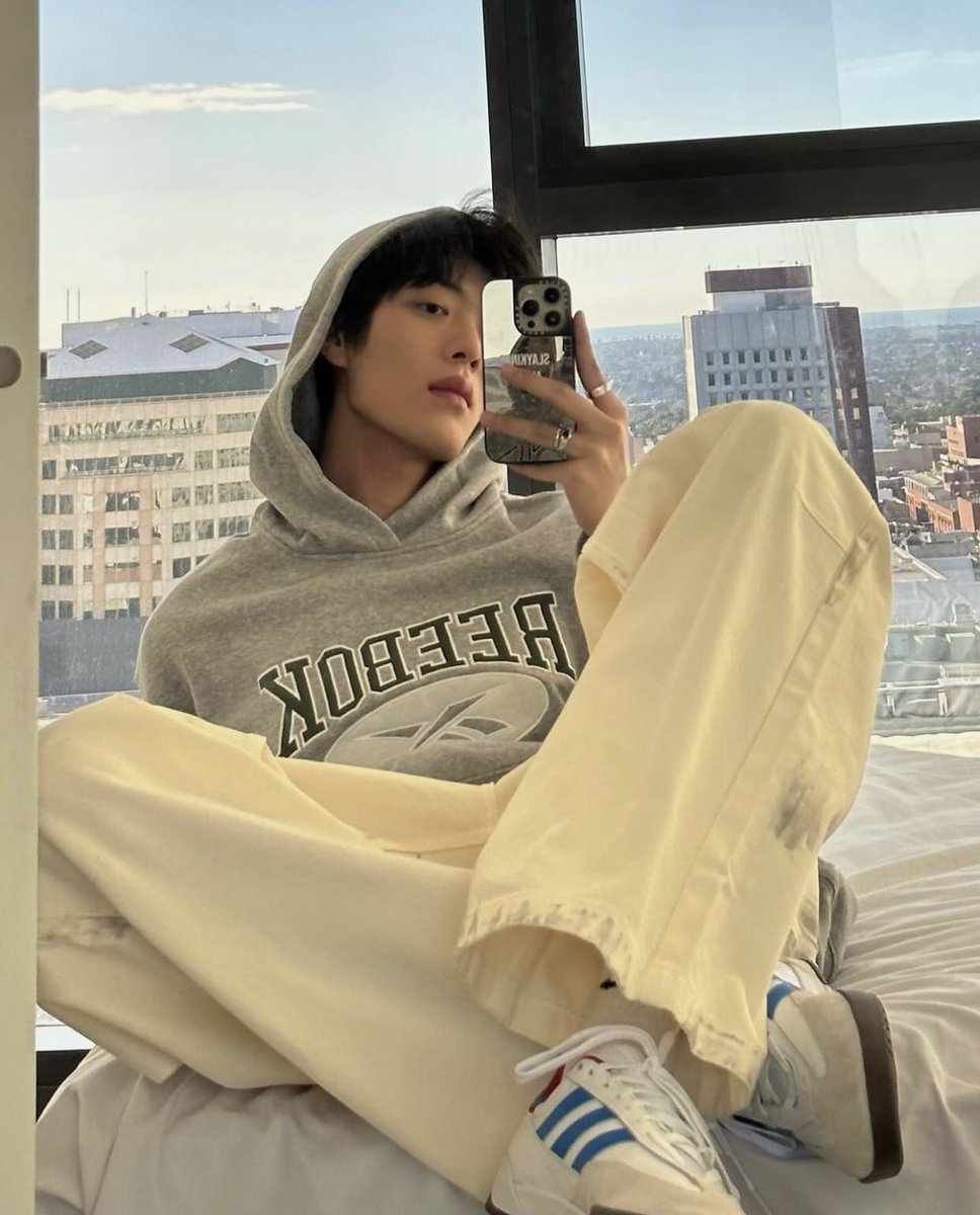 pensando na cor da calcinha que eu vou usar hoje à noite