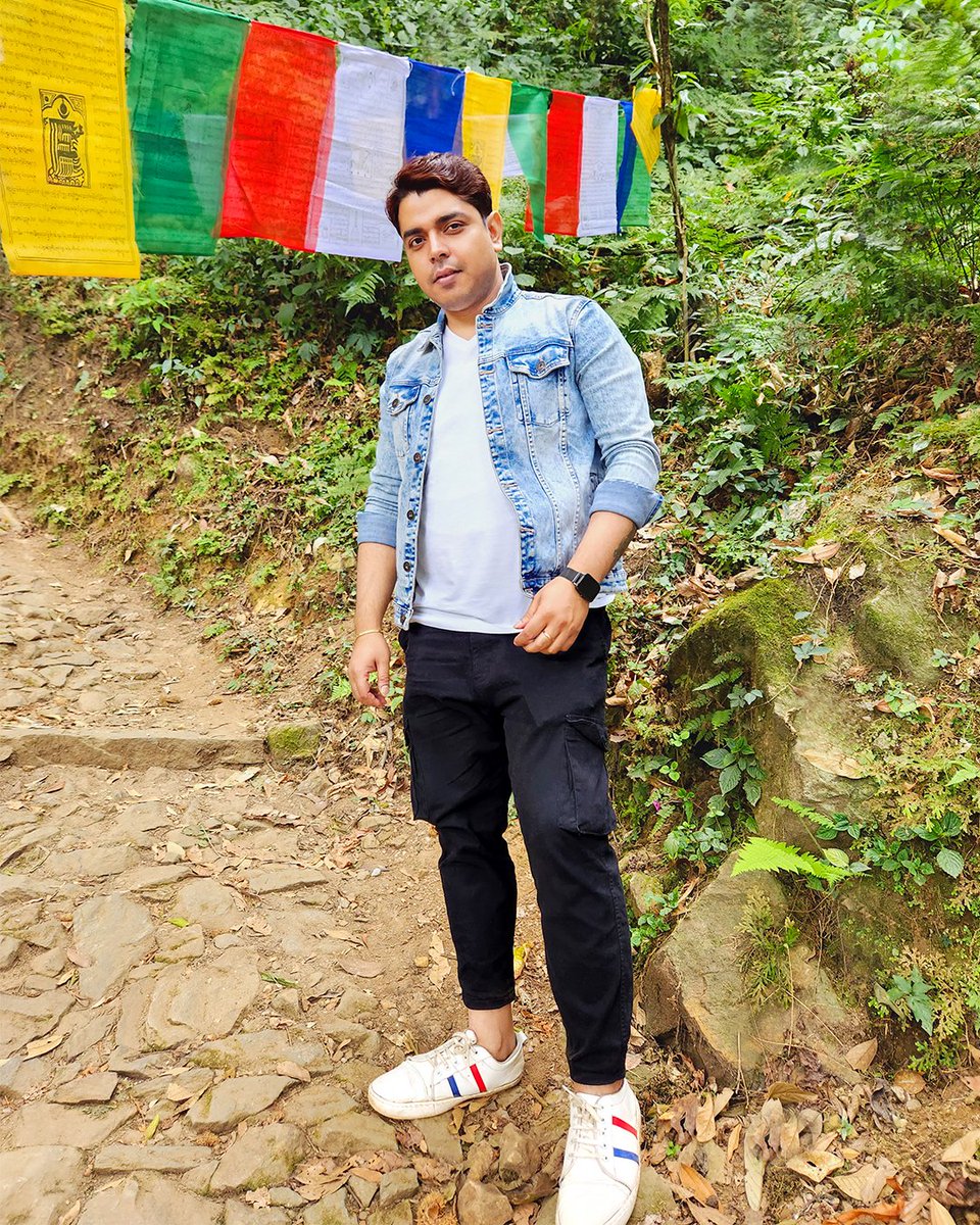 arindamafilm's tweet image. Pelling 🏞
Khecheopalri Lake | Beautiful lake in pelling

#pelling #sikkim #sikkimtrip  #khecheopalrilake
#arindam #Banerjee #arindambanerjee #arindambanerjeelifestyle  

[ India , Sikkim , Pelling , Khecheopalri Lake , Pelling lake
Arindam Banerjee, arindambanerjeelifestyle ]