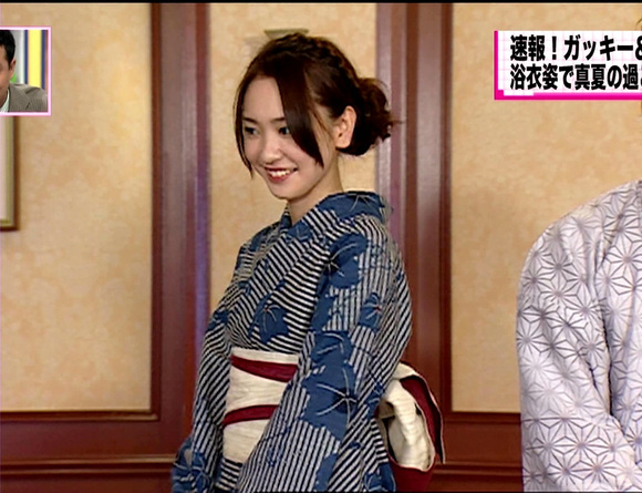 yuifeet's tweet photo. 2025 🎉👘

#新垣結衣 #腳趾 #足控 #戀腳癖 #足指 #美腳 #生足 https://t.co/R57X68L5Qg