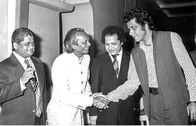 kp0867's tweet image. #Pyarelal #Naushad #Laxmikant and #ManojKumar .
#LaxmikantPyarelal