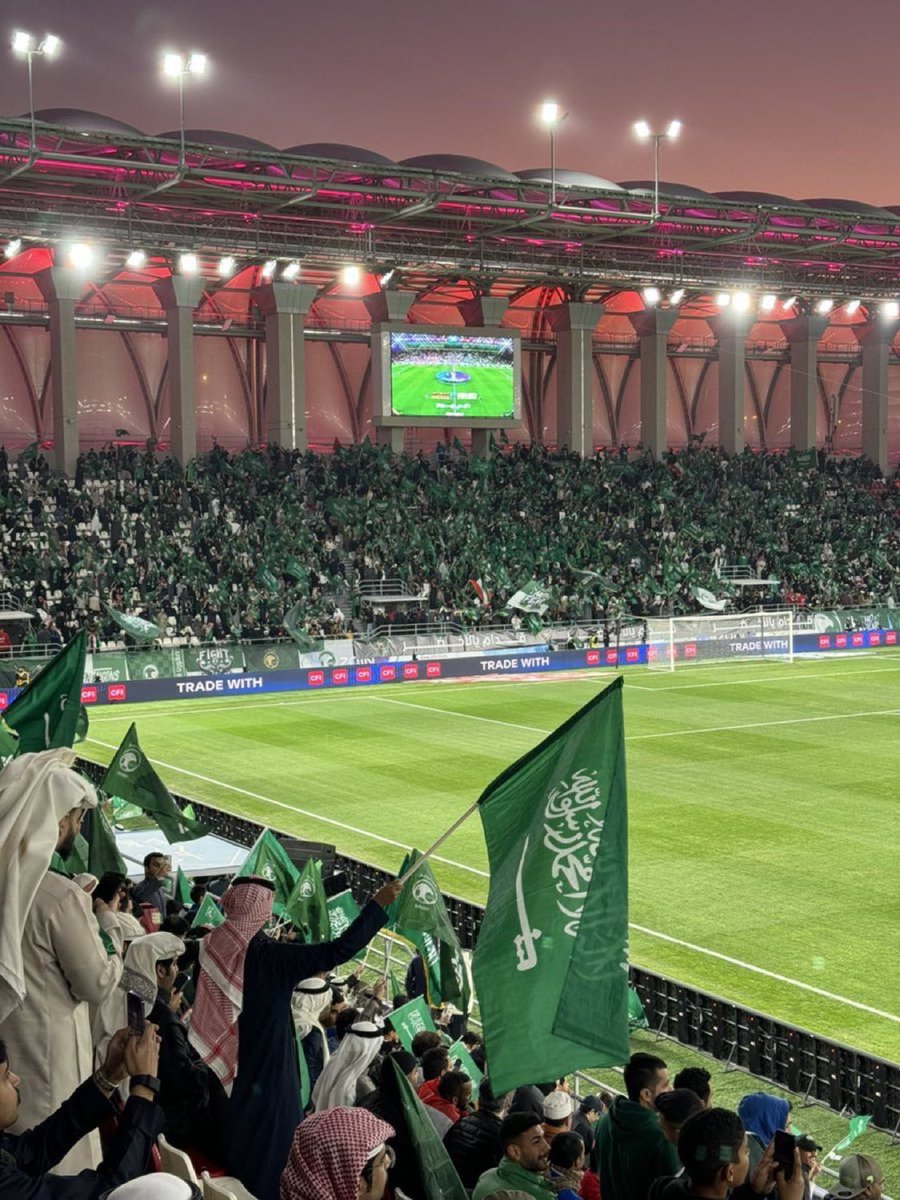 اللون الأخضر يكتسح المدرج 🇸🇦💚.