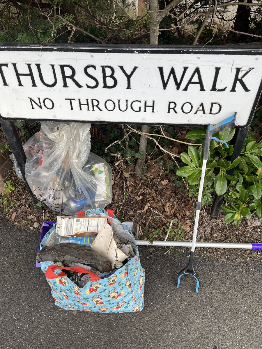 PinhoePicker's tweet image. Another good pick this morning
Chancel Lane✅
Stemson Avenue✅
Main Road #Pinhoe✅
Harrington Lane✅
4 FULL BAGS♻️😀🚮
Please take your rubbish home #exeter
