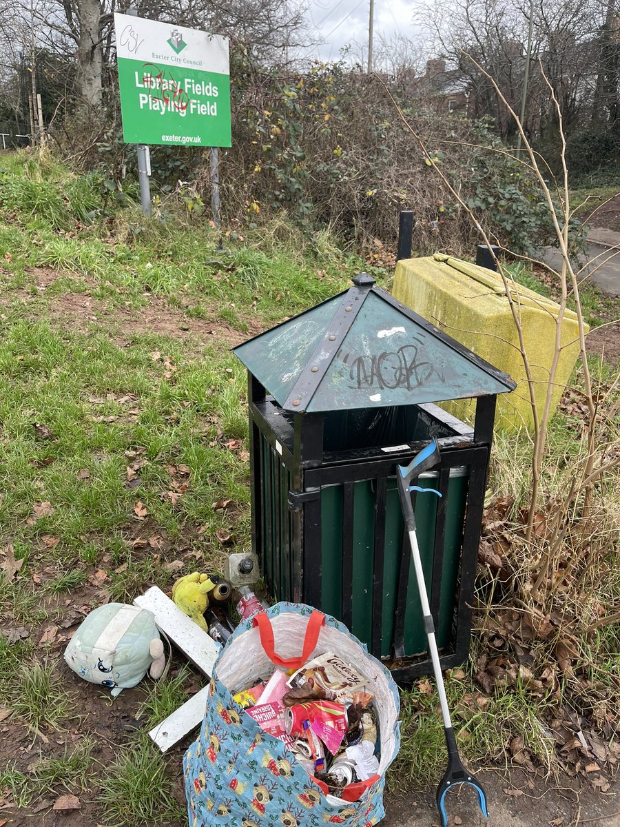 PinhoePicker's tweet image. Another good pick this morning
Chancel Lane✅
Stemson Avenue✅
Main Road #Pinhoe✅
Harrington Lane✅
4 FULL BAGS♻️😀🚮
Please take your rubbish home #exeter
