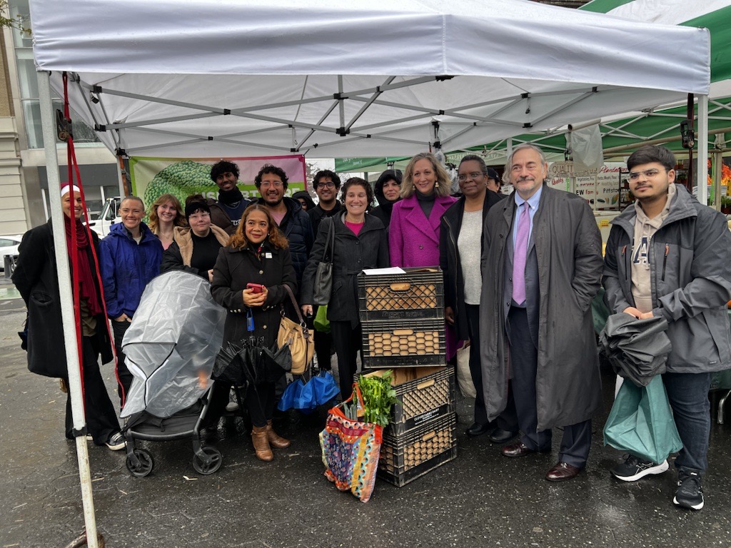NYC Mayor's Office of Food Policy (@nycfood) on Twitter photo MOFP continues to support a Farm Bill that protects SNAP benefits for the nearly 2 million New Yorkers who rely on them. We joined <a href="/NYCDSSCommr/">NYC DSS Commissioner Molly Park</a>, <a href="/JumaaneWilliams/">Jumaane Williams (@jumaane.bsky.social)</a>, <a href="/RepJerryNadler/">Rep. Nadler</a>, <a href="/GrowNYC/">GrowNYC</a>, <a href="/HungerFreeUSA/">Hunger Free America</a>, and other partners to advocate for solutions that address food insecurity. MOFP continues to support a Farm Bill that protects SNAP benefits for the nearly 2 million New Yorkers who rely on them. We joined <a href="/NYCDSSCommr/">NYC DSS Commissioner Molly Park</a>, <a href="/JumaaneWilliams/">Jumaane Williams (@jumaane.bsky.social)</a>, <a href="/RepJerryNadler/">Rep. Nadler</a>, <a href="/GrowNYC/">GrowNYC</a>, <a href="/HungerFreeUSA/">Hunger Free America</a>, and other partners to advocate for solutions that address food insecurity.