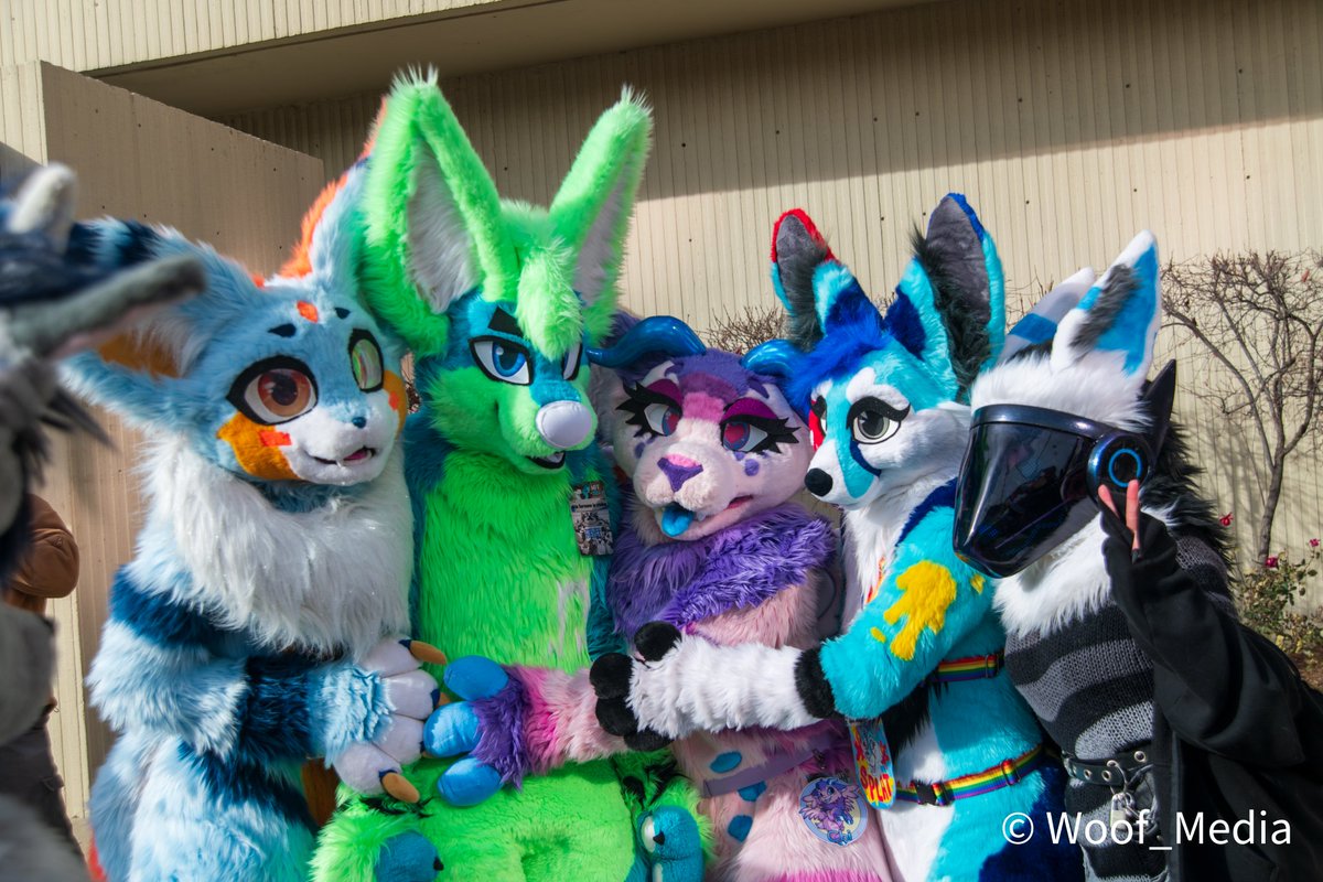 Happy New Year's Eve! 🥳🎉 

Looking back, I am incredibly thankful to be where I'm at in my life. I'll never squander the blessings from God &amp; the people around me. I definitely don't know what I'm doing, but I'm here and I love you guys

🧡💚💜💙❤️