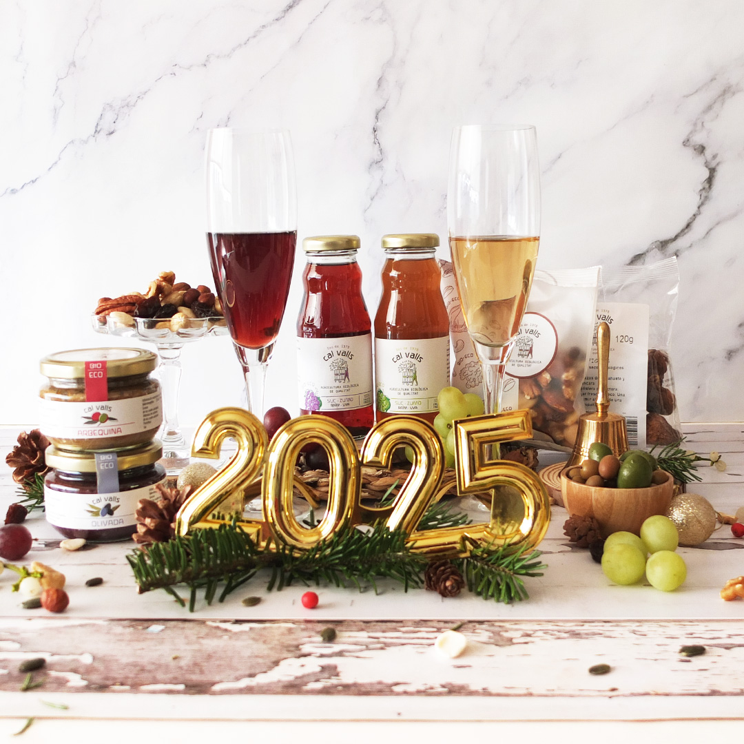 calvallseco's tweet photo. FELIÇ ANY NOU 🌟  FELIZ AÑO NUEVO 2025✨🎊

🥂SALUT per a tots!! ✨¡¡SALUD para todos!!
.
.
.
#calvalls #anynou #anynou2025 #añonuevo #añonuevo2025 https://t.co/q0wwU7OoJg