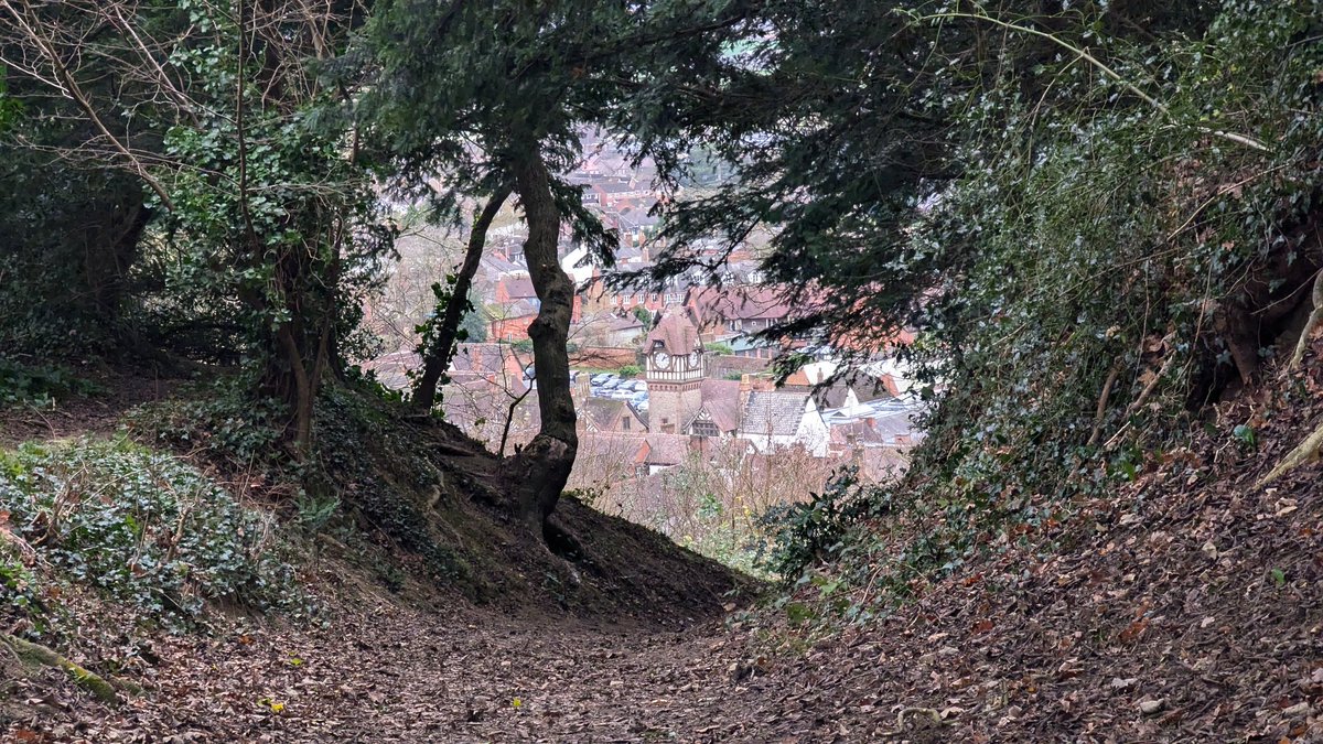 LedburyGas's tweet image. Happy New Year from up the woods in Ledbury. #UpTheWoods #UpTheGas