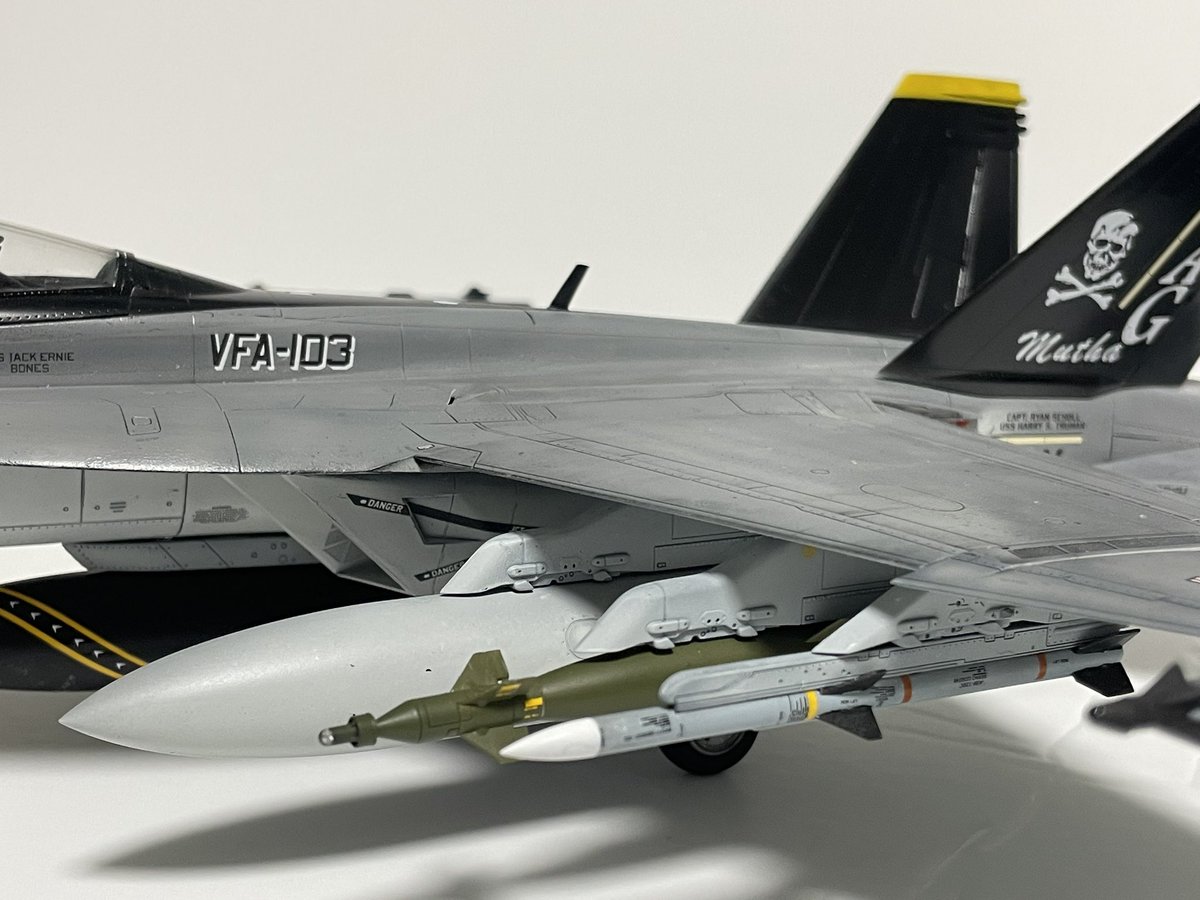 tamon_at_21's tweet photo. Meng 1/48 F/A-18F
#meng #F/A-18F #プラモデル
#USN #スパホ　#ホーネット　#ライノ https://t.co/Z8tnKDV45m