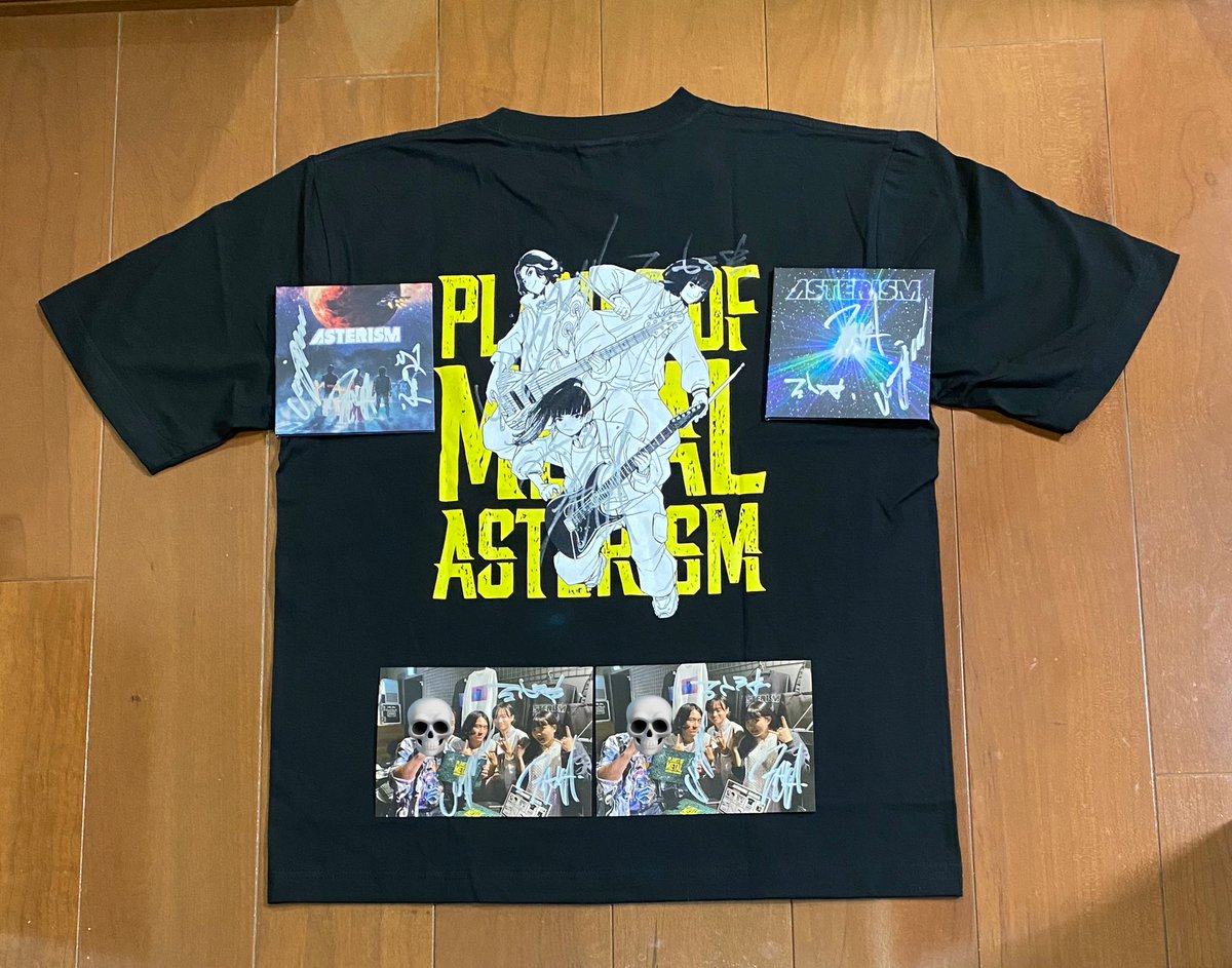 Hiroshi2k0714's tweet photo. #Asterism にサイン貰った
✨ Tシャツ #PlanetOfMetal
✨ CD #Animetic
✨ CD #DECIDE
✨ メンバーとの写真 2枚
撮影場所 : #GARRET
撮影日時 : 2024年10月6日
余談ですが、HAGANEのサイン会か
ら梯子にて参戦。 https://t.co/5l07gJMGzJ
