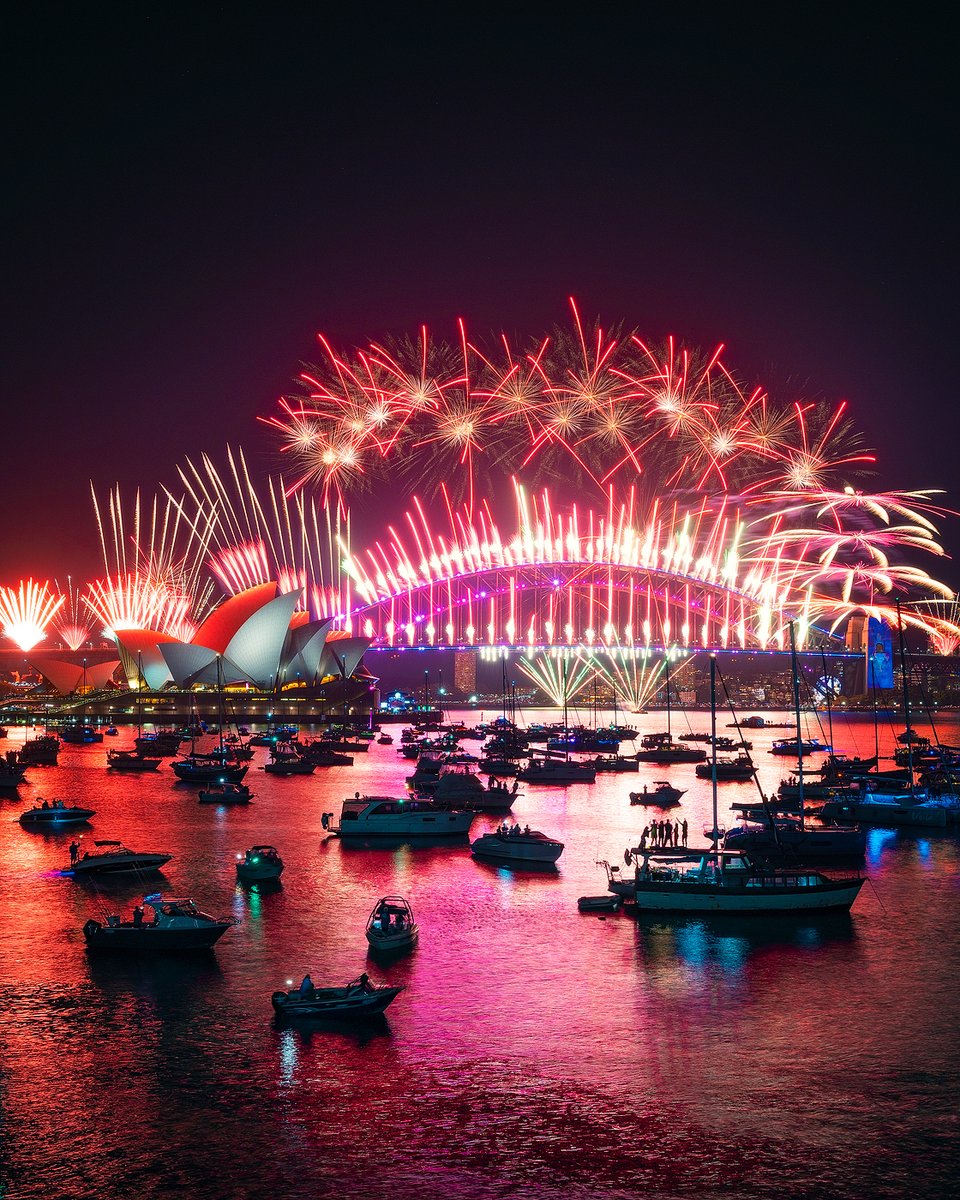 Happy New Year from #Sydney! #SydNYE 

📷: IG/_danieltran_ for Sydney